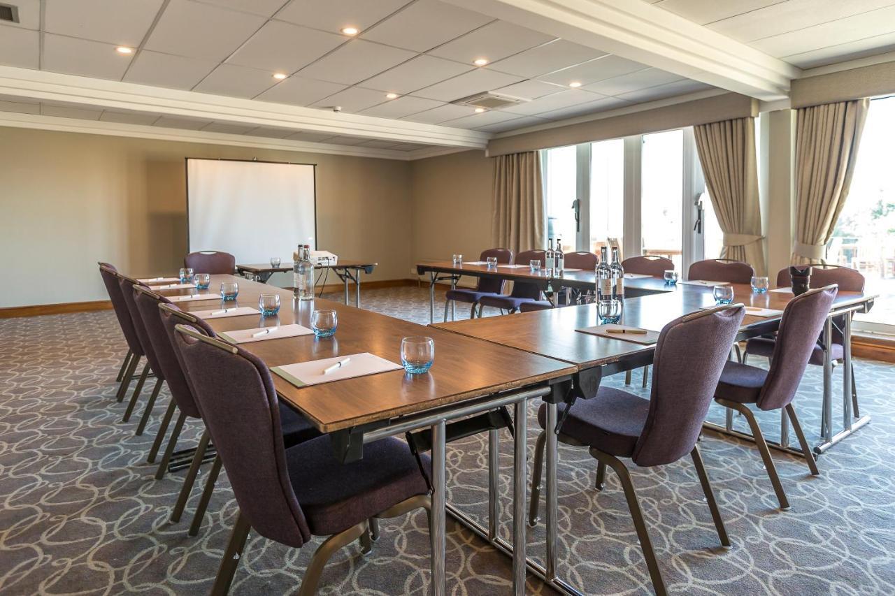 Hellidon Lakes Hotel Daventry Extérieur photo