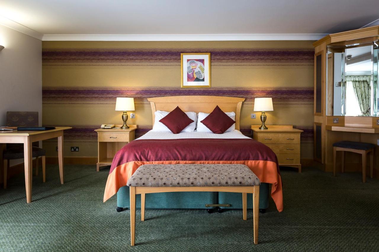 Hellidon Lakes Hotel Daventry Extérieur photo