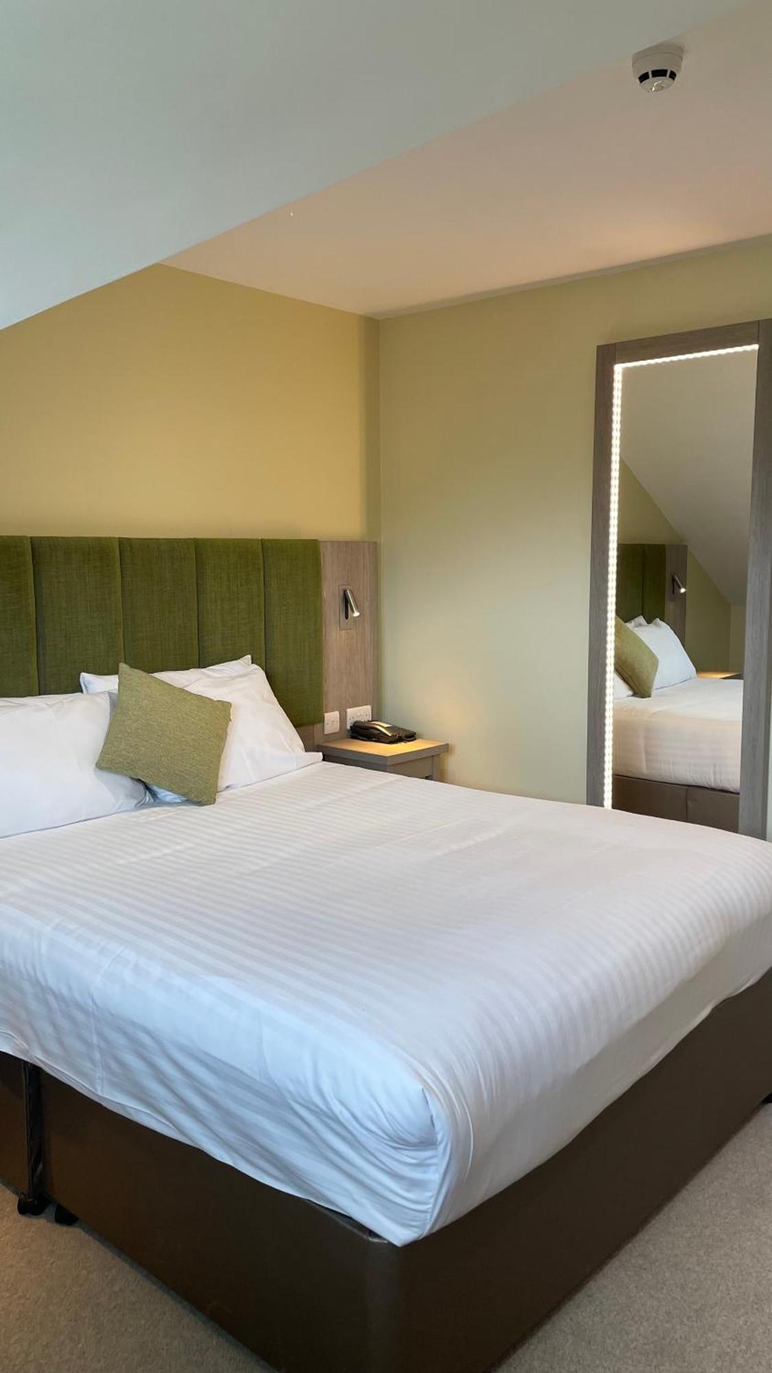 Hellidon Lakes Hotel Daventry Extérieur photo