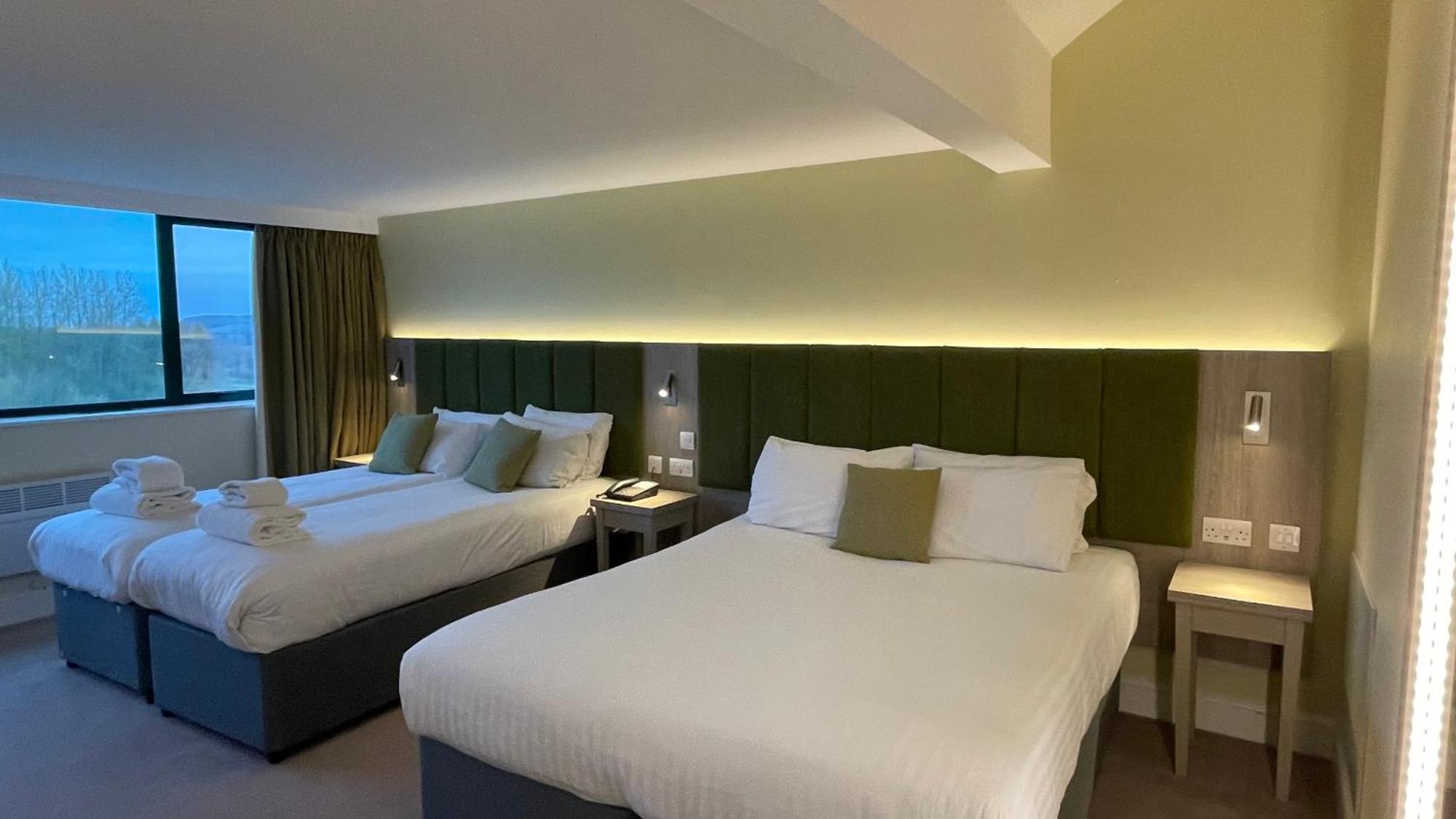 Hellidon Lakes Hotel Daventry Extérieur photo