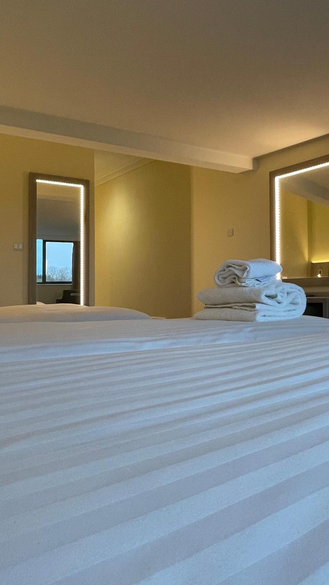 Hellidon Lakes Hotel Daventry Extérieur photo