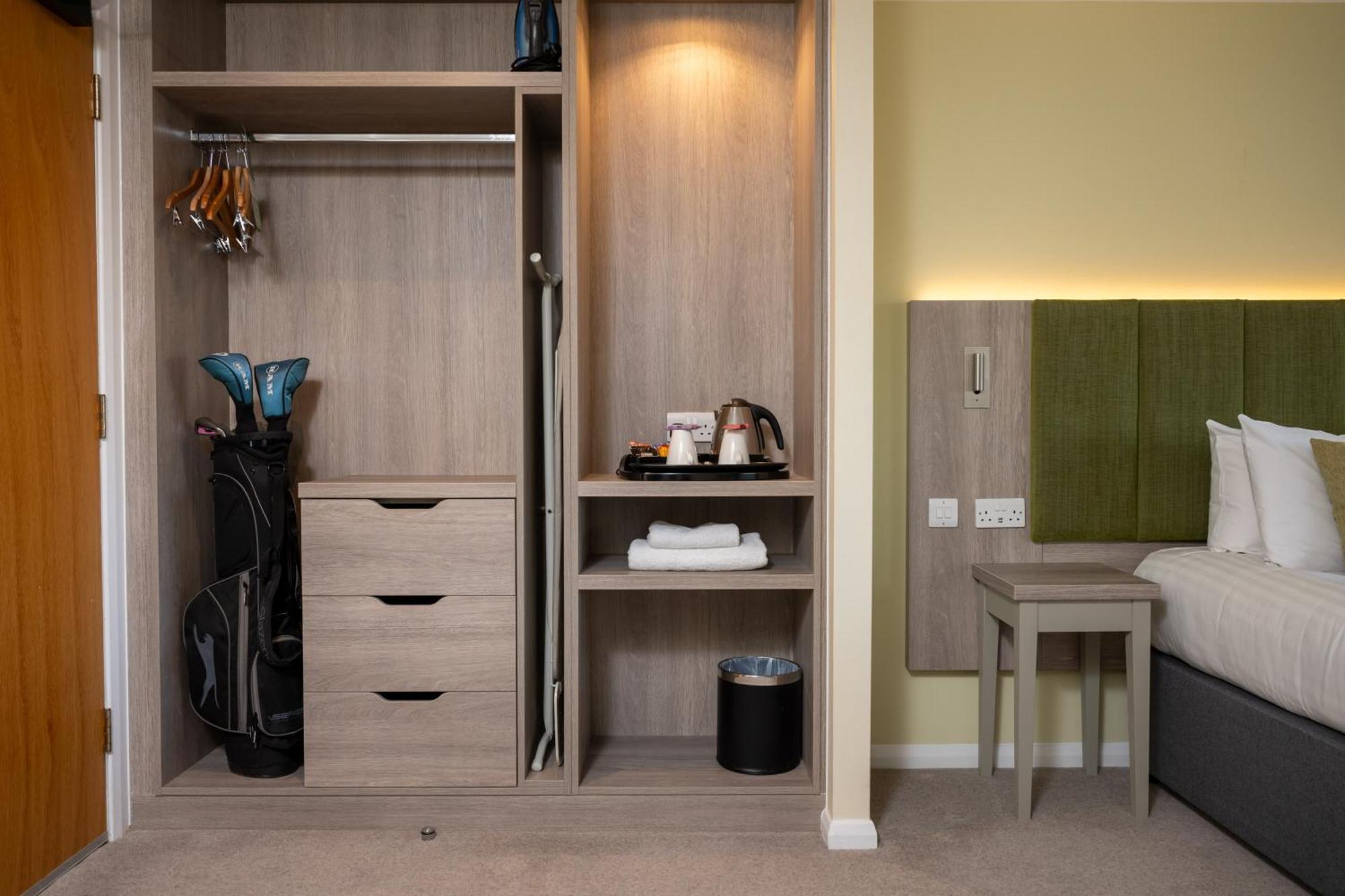 Hellidon Lakes Hotel Daventry Extérieur photo