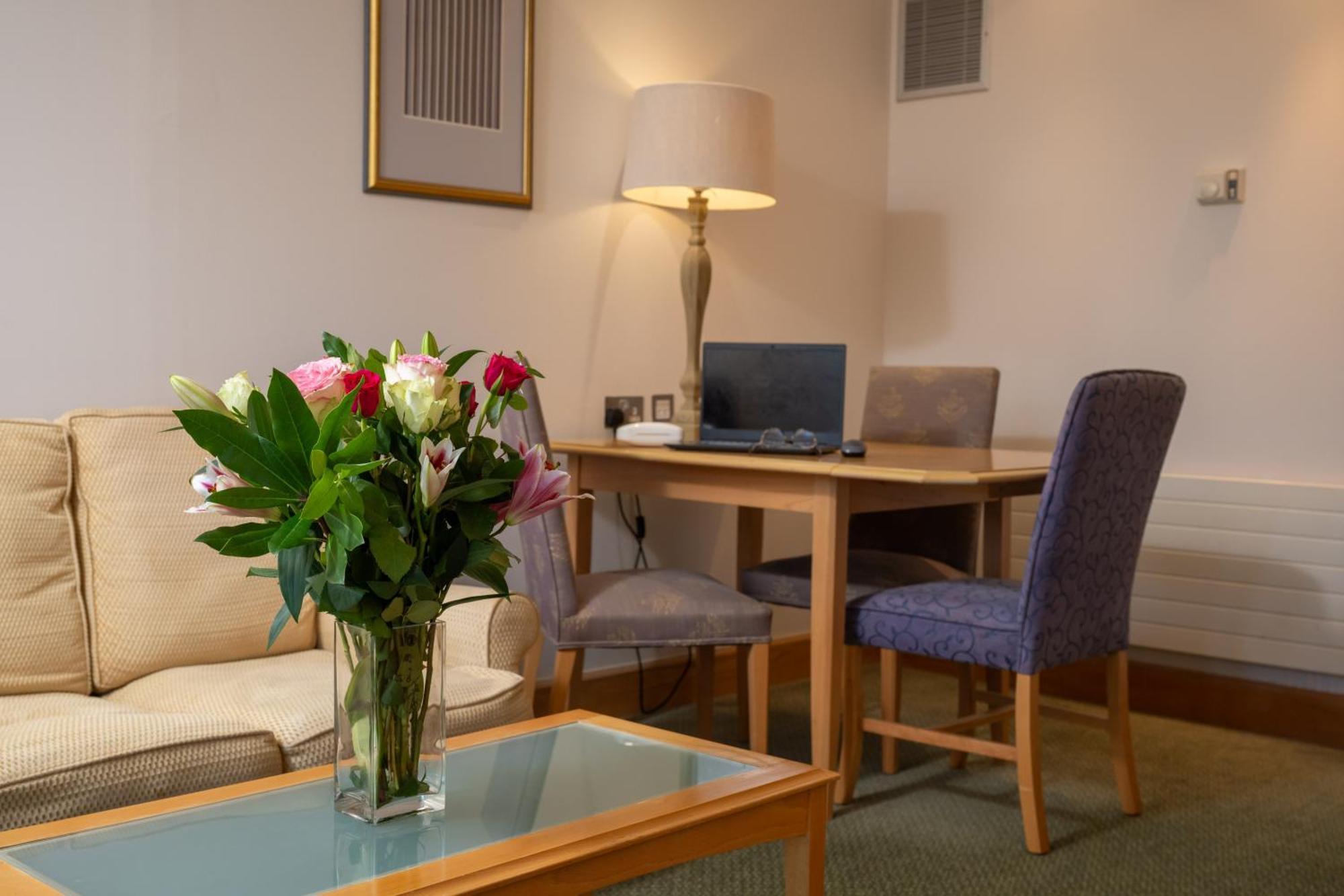 Hellidon Lakes Hotel Daventry Extérieur photo