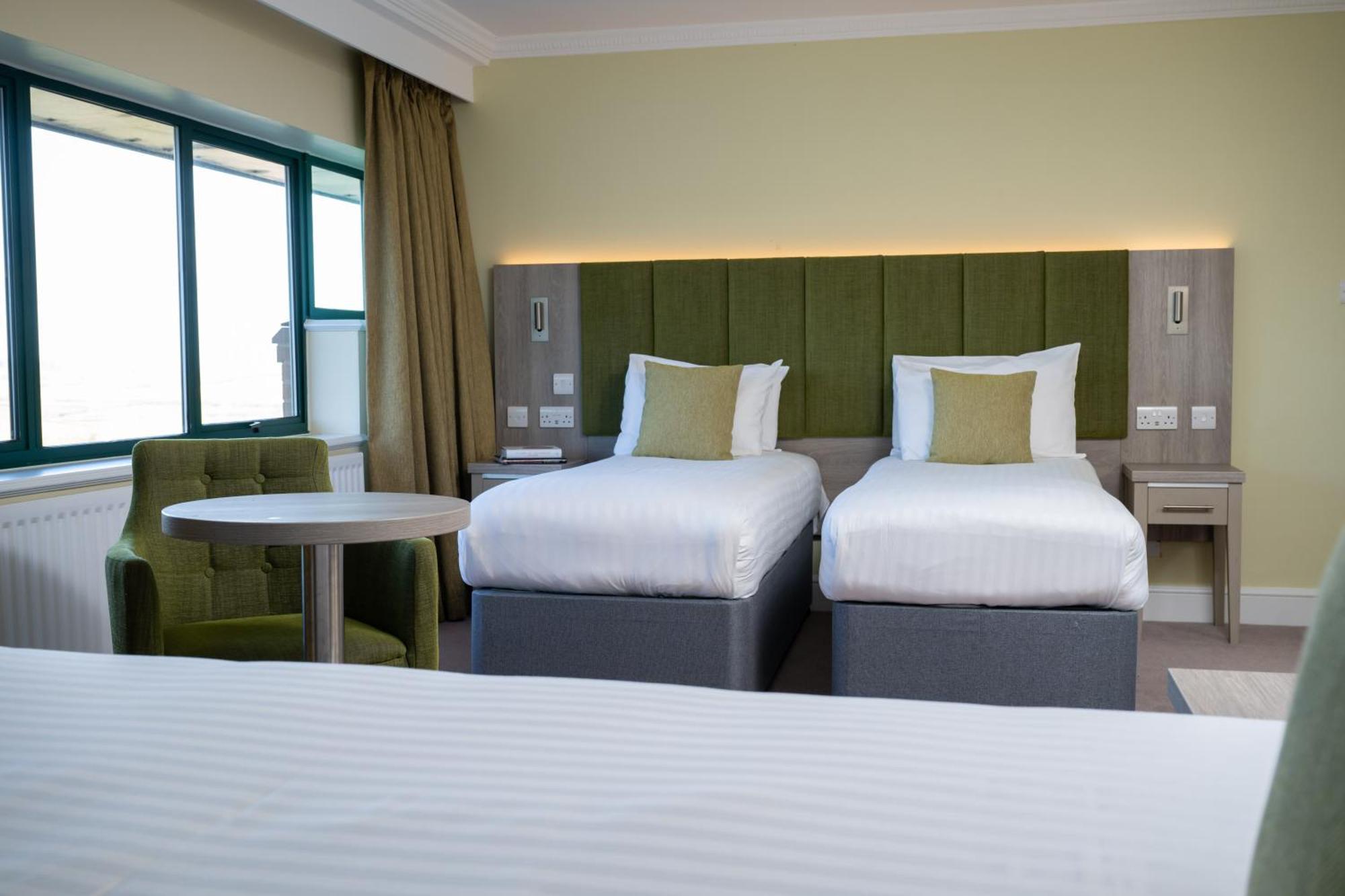 Hellidon Lakes Hotel Daventry Extérieur photo