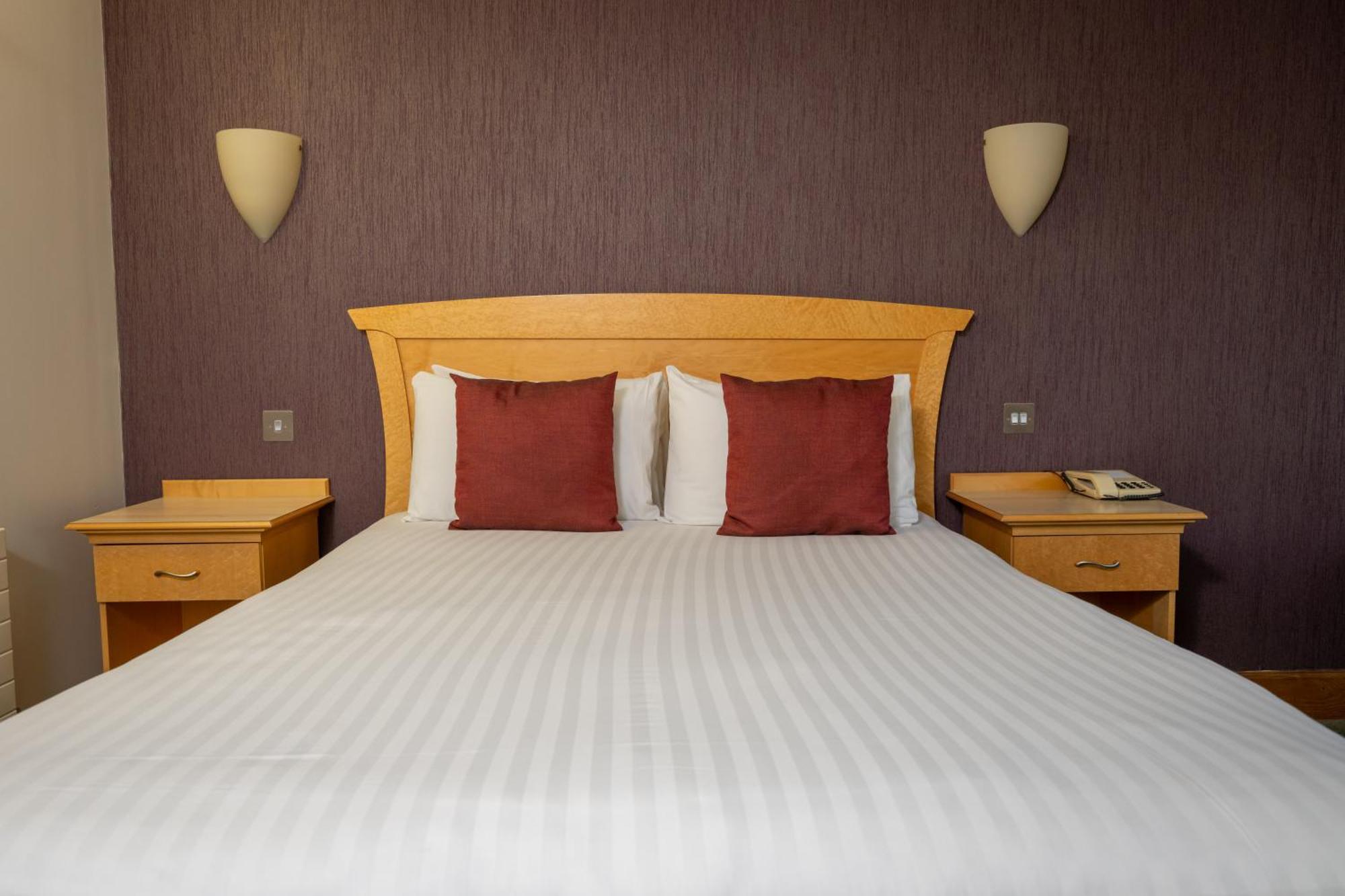 Hellidon Lakes Hotel Daventry Extérieur photo