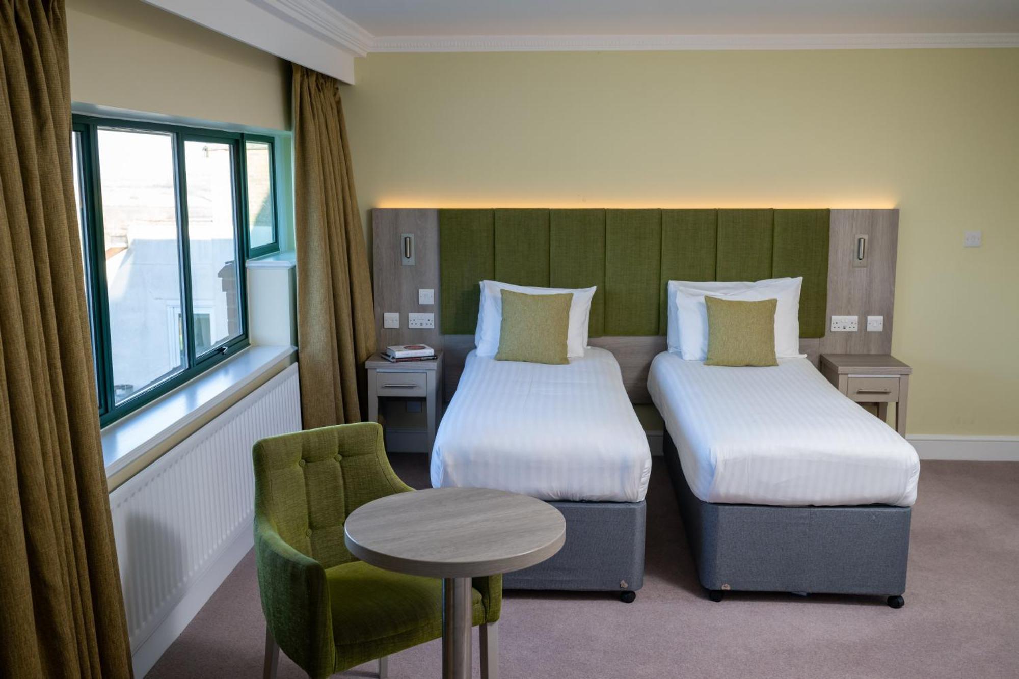 Hellidon Lakes Hotel Daventry Extérieur photo
